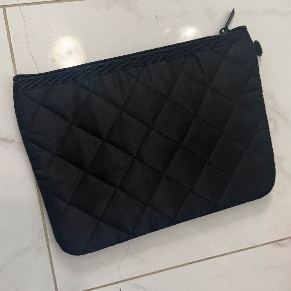 Quilted Black Pouch Wristlet Attatchment - Zipper Closure - BRAND NEW - Washable